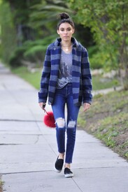 Madison-Beer-in-Tight-Jeans--15-662x993.jpg