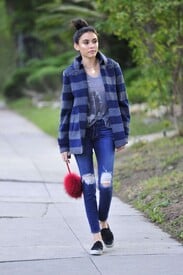 Madison-Beer-in-Tight-Jeans--18-662x993.jpg