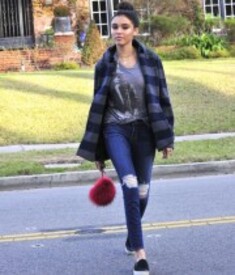 Madison-Beer-in-Tight-Jeans--23-662x993.jpg