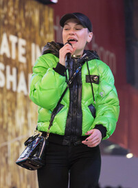 jessiej311215BZNimage4.jpg