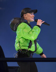 jessiej311215BZNimage9.jpg