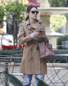 emmyr130116BZNimage13.jpg