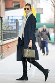 Karlie-Kloss-in-a-blue-coat--11.jpg
