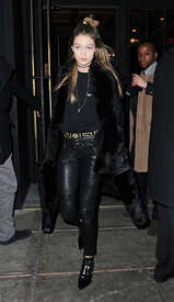 Gigi-Hadid-in-Leather--13.jpg