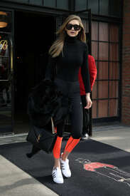 Gigi-Hadid--Leaves-Bowery-Hotel--03.jpg