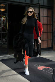 Gigi-Hadid--Leaves-Bowery-Hotel--04.jpg