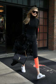 Gigi-Hadid--Leaves-Bowery-Hotel--07.jpg