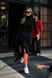 Gigi-Hadid--Leaves-Bowery-Hotel--11.jpg
