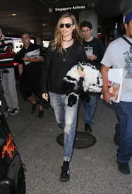 Behati-Prinsloo-in-Jeans-at-LAX--06.jpg