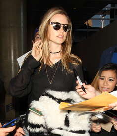 Behati-Prinsloo-in-Jeans-at-LAX--07.jpg