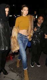 Gigi-Hadid-in-Skinny-Jeans--05.jpg