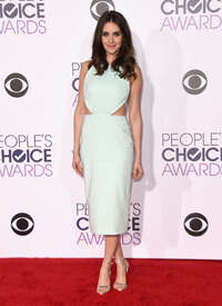 Alison-Brie--Peoples-Choice-Awards-2016--07.jpg