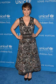 Alyssa-Milano--6th-Biennial-UNICEF-Ball--01.jpg