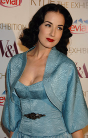 HQCB.net_Dita_07.jpg