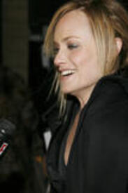 th_Amber_Valletta_2007_Marc_Jacob_Fall_007.JPG