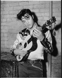 Elvis_1957_lrg.jpg