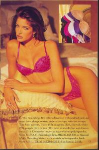 199211vscxmas11stephanieseymou1.jpg