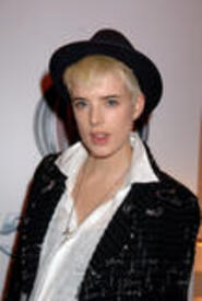 th_Agyness_Deyn_02.jpg