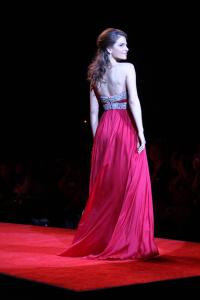 06132_Maria_Menounos_2008_The_Heart_Thruth_Red_Dress_Collection_008_123_259lo.jpg