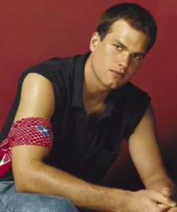 tombradyredbandana480.jpg