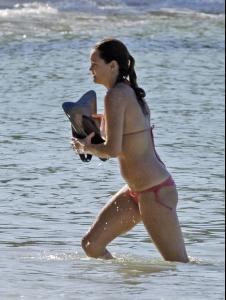 jennifer_morrison_bikini_1_04.jpg