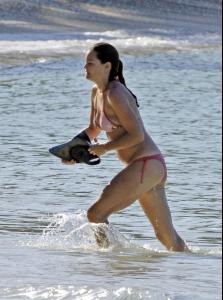 jennifer_morrison_bikini_1_05.jpg