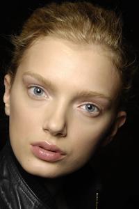 lily_d___fw_2008___narciso_rodriguez___backstage.jpg