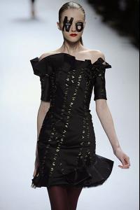 vlada___fw_2008_paris___viktor___rolf_4.jpg