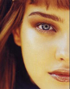 NataliaVodianova_Elle_IT_0401_02_EmanuelleHaughel.jpg