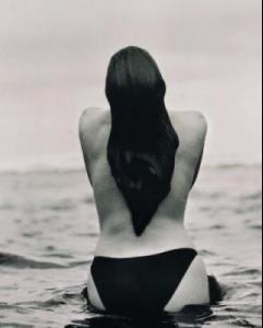 herb_ritts_woman_in_sea_hawaii_1988_205553.jpg