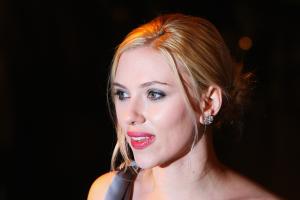 Scarlett_Johansson___Cinema___TV_Benevolent_Fund_Royal_Film_Premiere__2008_02_19__4_.jpg