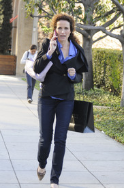 Andie_MacDowell_Candids_Wilshire_Blvd_B_Hills_021809_9127.jpg