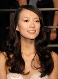 Celebutopia-Ziyi_Zhang_arrives_at_the_2009_Vanity_Fair_Oscar_party-07.jpg