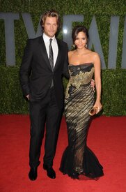 Celebutopia-Halle_Berry_arrives_at_the_2009_Vanity_Fair_Oscar_party-38.JPG