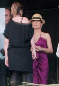 salma_hayek_tikipeter_celebritycity_001.jpg