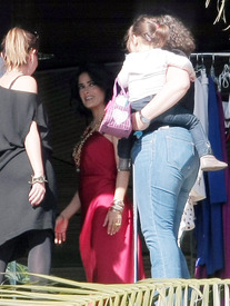 salma_hayek_tikipeter_celebritycity_020.jpg