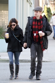 Celebrity-Paradise_Lesley0202_RachelBilson_HaydenChristensen_in_Vancouver_20-02_011.jpg