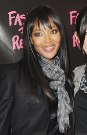 celebrity-paradise.com-The_Elder-Naomi_Campbell_2010-02-12_-_Relief_Haiti_in_New_York_371.jpg