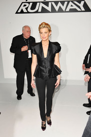 faith_hill_project_runway_tikipeter_celebritycity_013.jpg