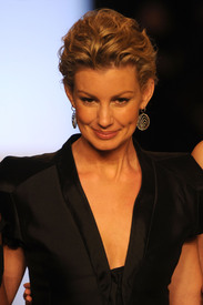 faith_hill_project_runway_tikipeter_celebritycity_035.jpg