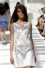 celebriy_city_Alberta_Ferretti_Milano_S_S_07_29.jpg