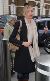 CameronDiaz_AtStPancrasTrainStationLondonJanuary242011_By_oTTo12.JPG