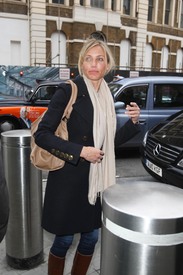 CameronDiaz_AtStPancrasTrainStationLondonJanuary242011_By_oTTo15.JPG
