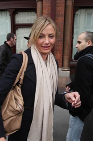 CameronDiaz_AtStPancrasTrainStationLondonJanuary242011_By_oTTo19.JPG