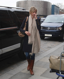 CameronDiaz_AtStPancrasTrainStationLondonJanuary242011_By_oTTo2.JPG