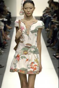 18823_celebrity_city_Leonard_Paris_Fashion_Show_29_123_369lo.jpg