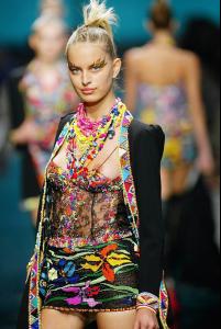 66353_fw2002ctr_EmanuelUngaro_CelebrityCity_02_122_426lo.jpg
