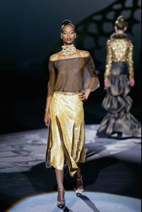 67246_fw2002ctr_Valentino_CelebrityCity_13_122_660lo.jpg