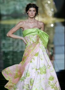 11208_celebrity_city_Various_Haute_Couture_Shows_75_123_588lo.jpg