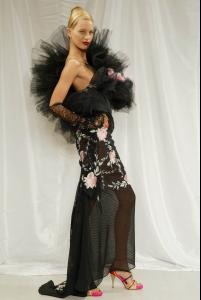93556_celebrity_city_Various_Haute_Couture_Shows_67_123_589lo.jpg